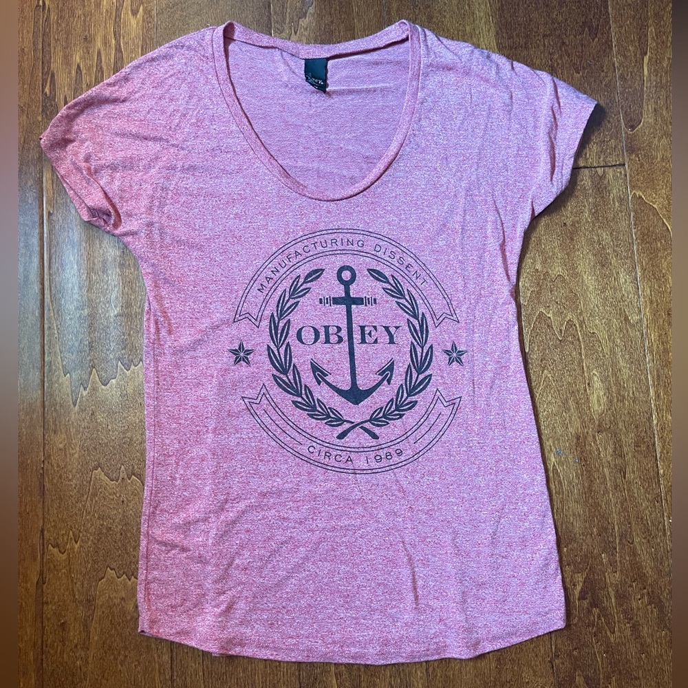 Obey t shirt